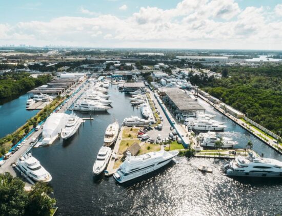 Universal Marine Center (UMC)